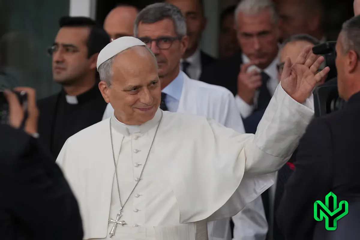 Un lóbulo de pulmón menos y una agenda con doce vuelos: los médicos del papa dicen que sí puede