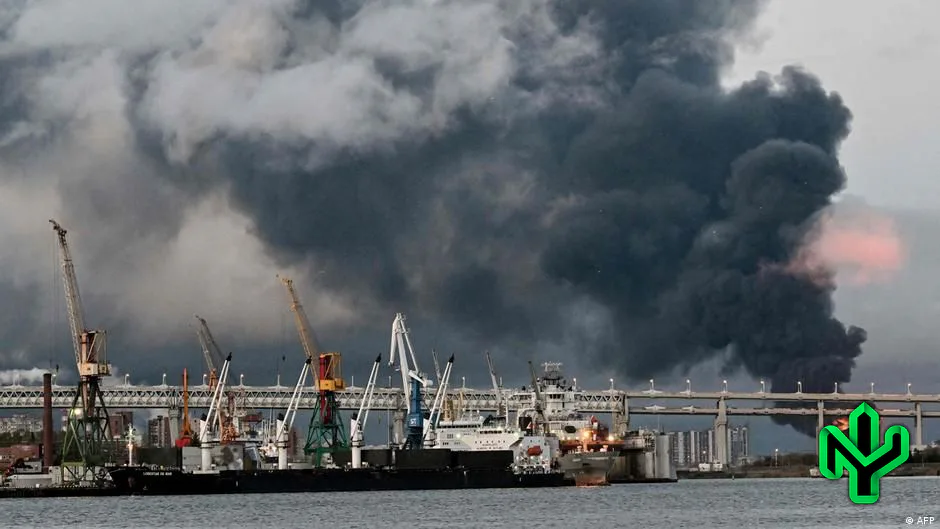 Ucrania bombardea refinerías rusas mientras Trump levanta las sanciones a su petróleo
